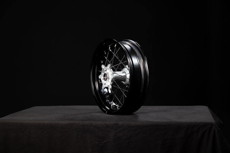 iUFMe2UvVH_wheel rear.jpg